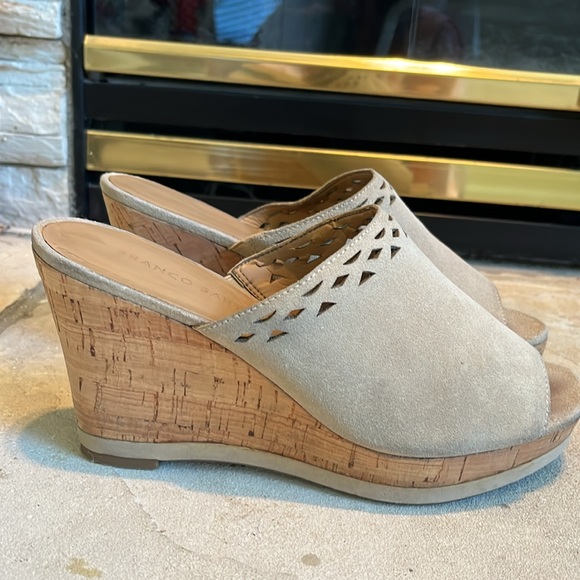 Franco Sarto beige suede wedge sandals      sz 8.5 - Picture 3 of 5